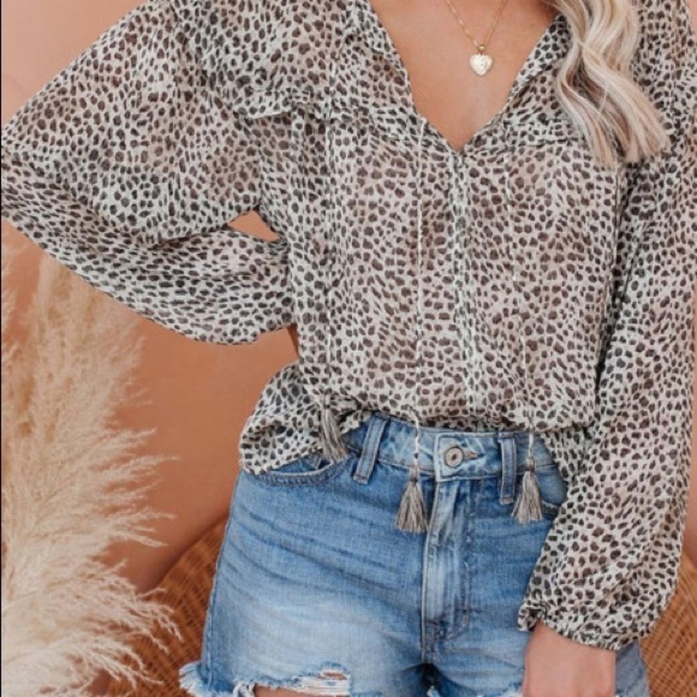 Printed Ruffle Blouse - Picture 3 of 3
